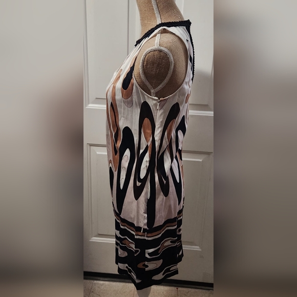 ITW by Claude Brown Patterned Black, Tan, and White Dress Size 4 - Picture 2 of 5